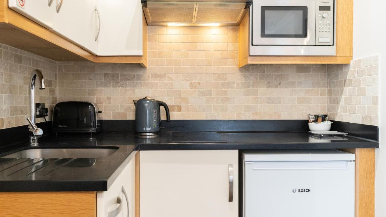 Teddington Lodge Екстериор снимка
