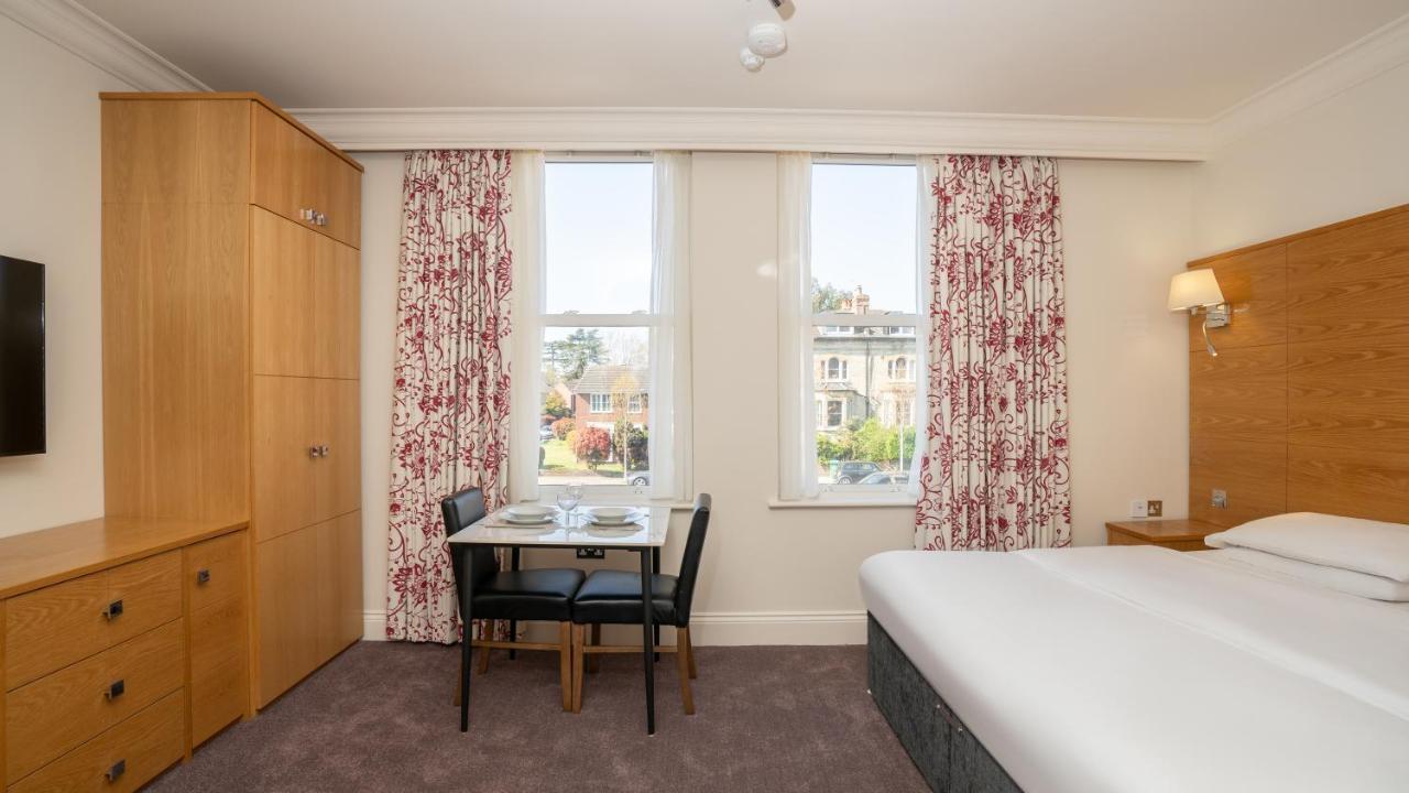 Teddington Lodge Екстериор снимка